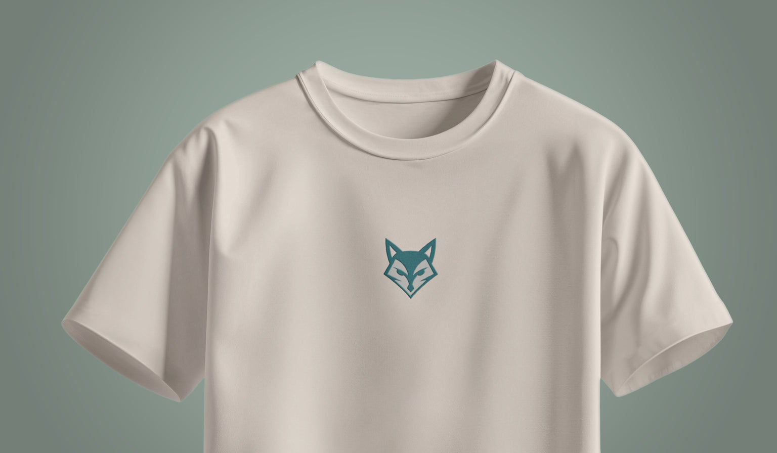 Détail de la broderie tête de renard bleu canard sur le t-shirt Lifestyle Mental Rush