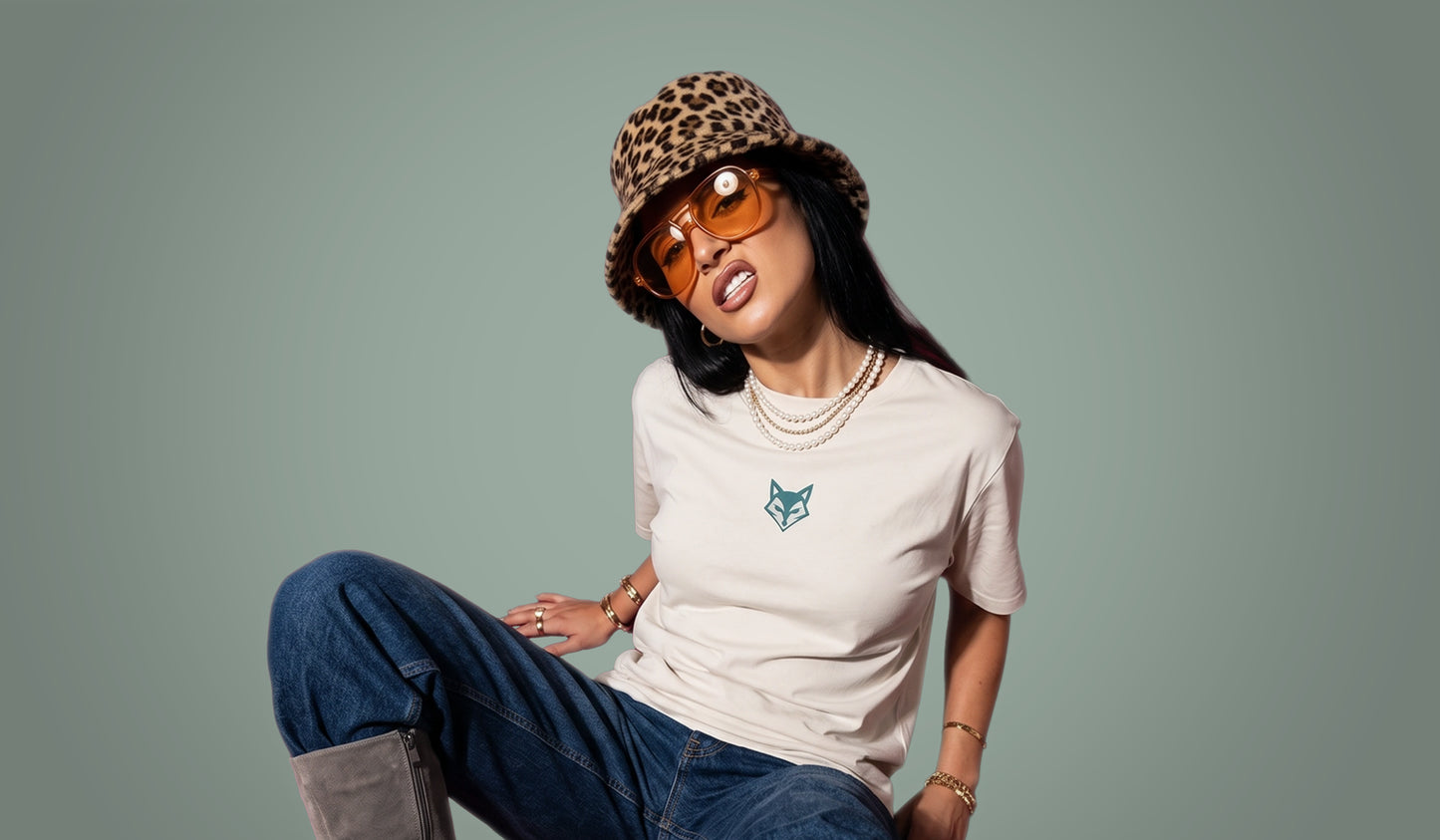 T-shirt Lifestyle Mental Rush écru porté, tête de renard brodée sur la poitrine
